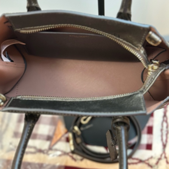 Kate Spade Eva small tote in metallic ash msrp is $329 EUC - Picture 4 of 10